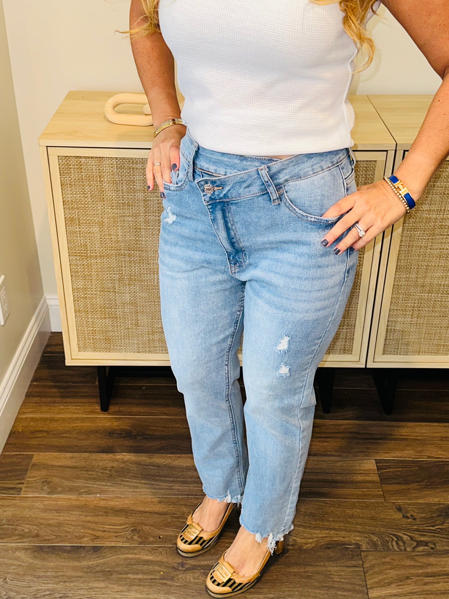 Cross Over Jeans with Zipper