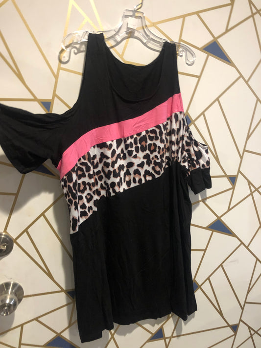 Cold shoulder leopard shirt