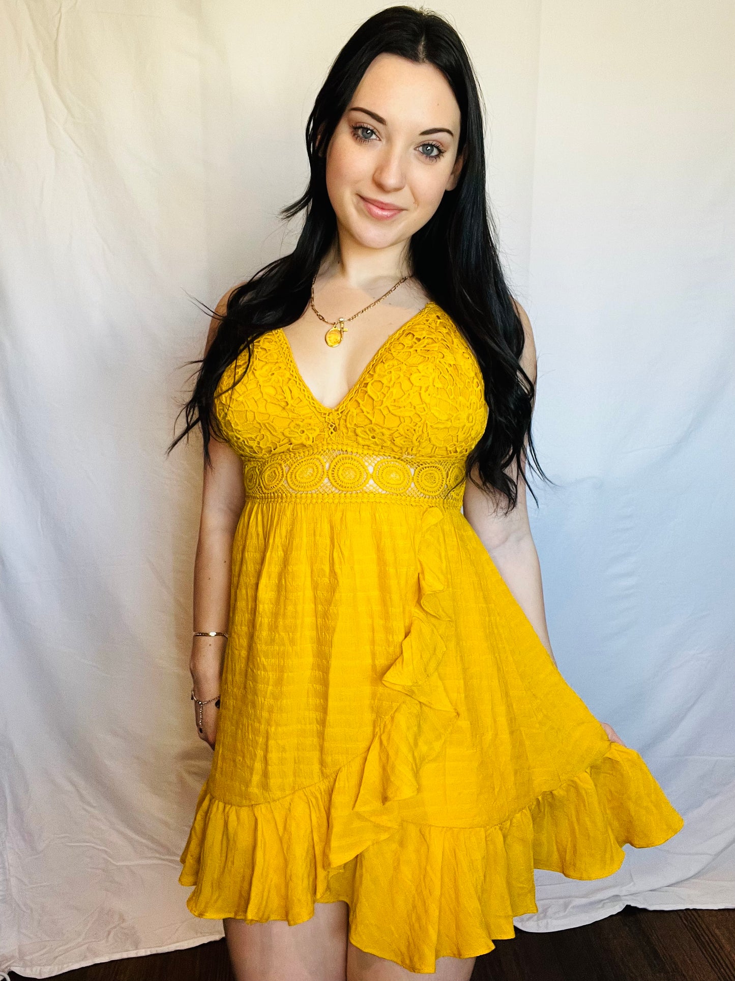 V-neck lace ruffle dress