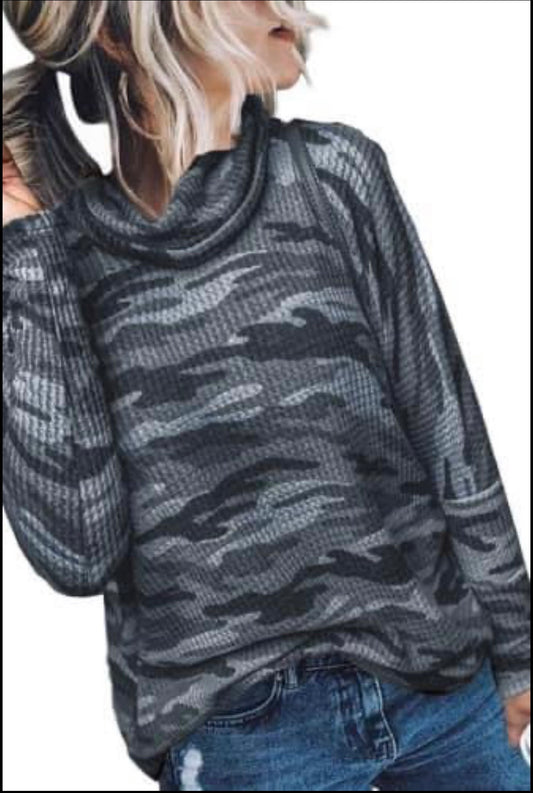 Turtle nexk thermal camo top.